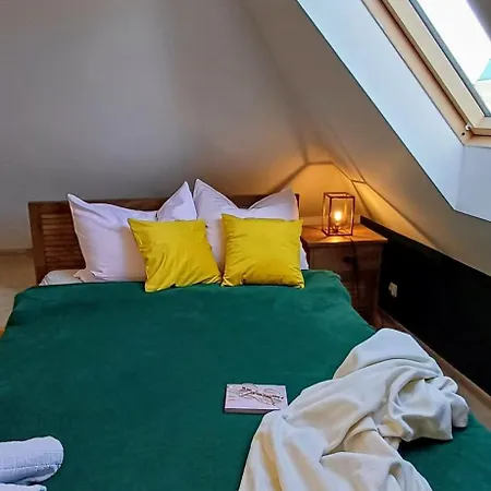 Apartment Pod 12 B